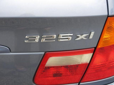 2002 BMW 325 xiT