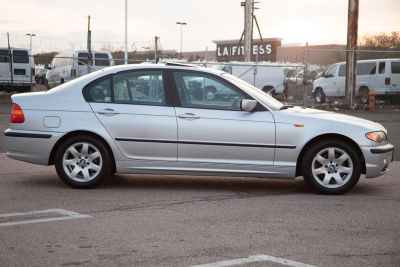 2003 BMW 325 i
