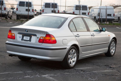 2003 BMW 325 i