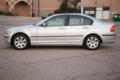 2003 BMW 325 i
