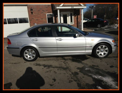 2004 BMW 325  i