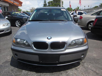 2004 BMW 325  i