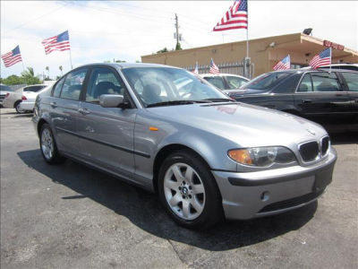 2004 BMW 325  i
