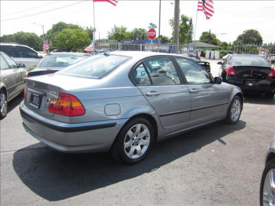 2004 BMW 325  i