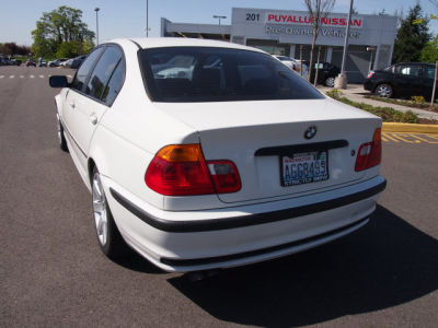 2001 BMW 325 i