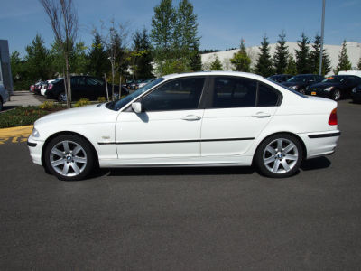2001 BMW 325 i