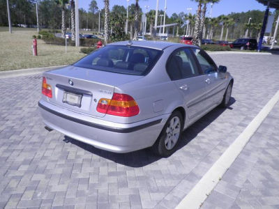 2004 BMW 325  i