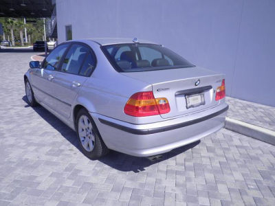 2004 BMW 325  i