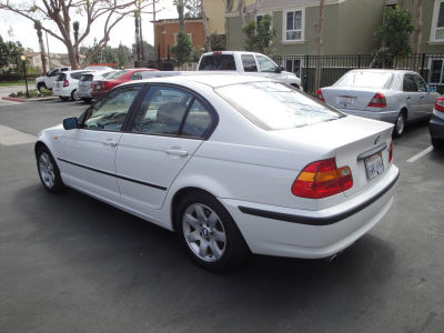 2003 BMW 325  i