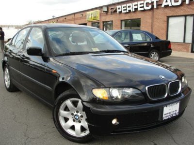 2004 BMW 325  xi