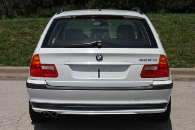2001 BMW 325  i
