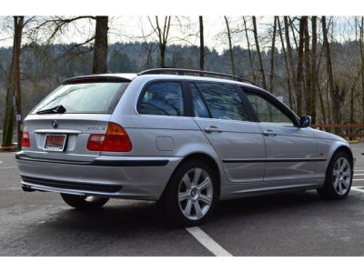 2001 BMW 325  i