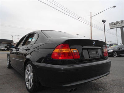 2003 BMW 325  i