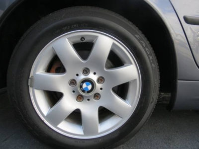 2002 BMW 325 i