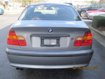 2005 BMW 325  i