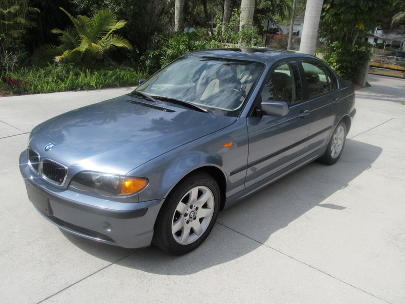 2002 BMW 325  i