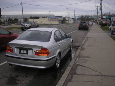 2002 BMW 325  i