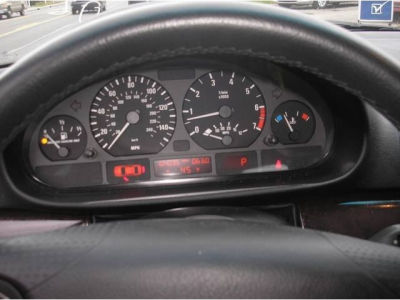 2002 BMW 325  i