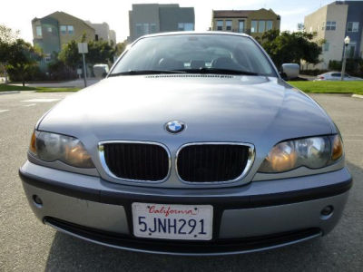 2004 BMW 325  xi