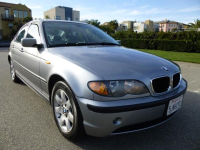 2004 BMW 325  xi