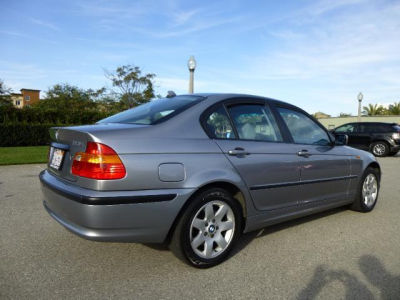 2004 BMW 325  xi