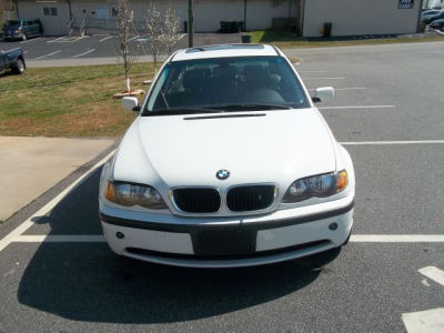 2004 BMW 325  xi