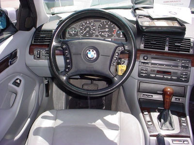 2002 BMW 325 i