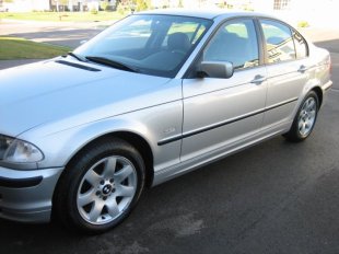 2001 BMW 325 i