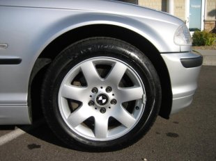 2001 BMW 325 i