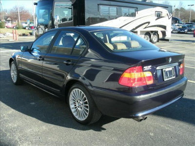 2003 BMW 325  xi