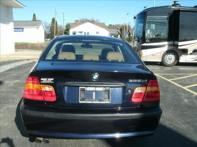 2003 BMW 325  xi