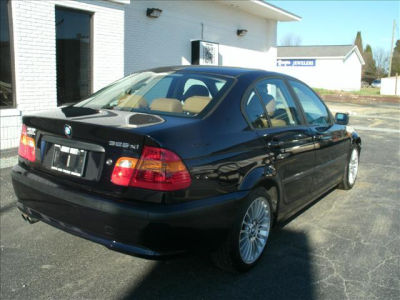 2003 BMW 325  xi