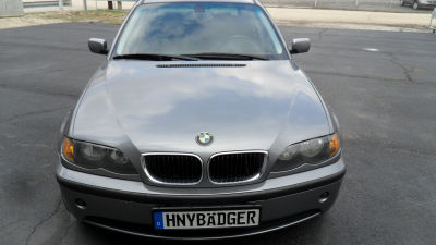 2004 BMW 325  xi