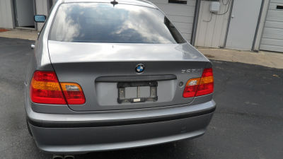 2004 BMW 325  xi