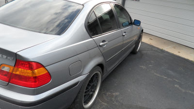 2004 BMW 325  xi