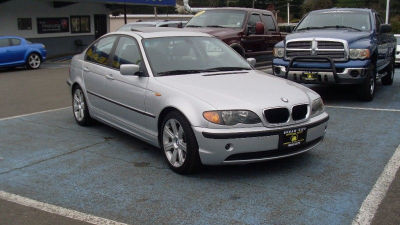 2003 BMW 325  i