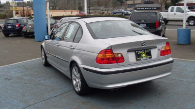 2003 BMW 325  i