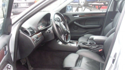 2003 BMW 325  i