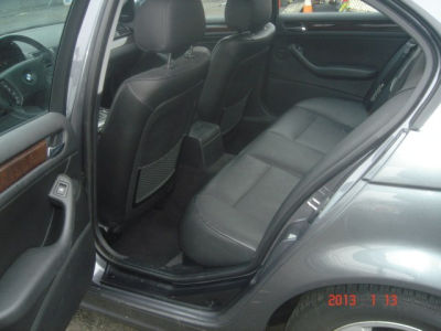 2003 BMW 325  i