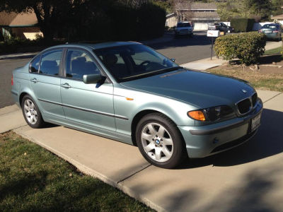 2004 BMW 325  i