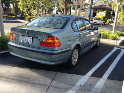 2004 BMW 325  i