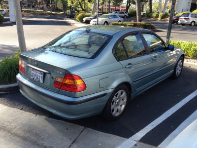 2004 BMW 325  i