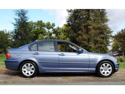 2004 BMW 325  i