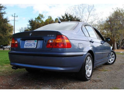2004 BMW 325  i