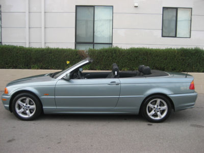 2002 BMW 325  Ci