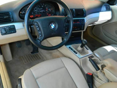 2003 BMW 325  i