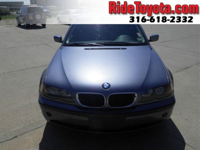 2005 BMW 325  i