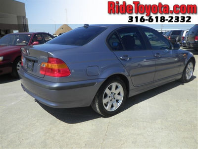 2005 BMW 325  i