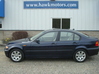 2004 BMW 325  xi