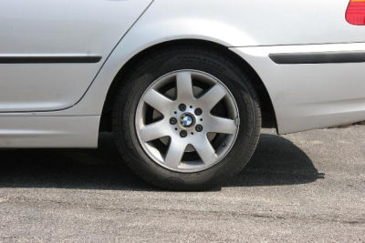 2003 BMW 325  i